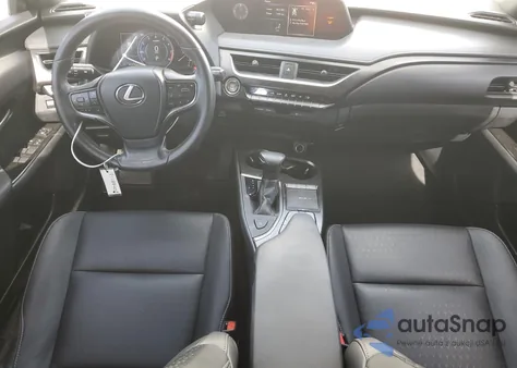 2021 Lexus Ux 200 z USA, uszkodzony, nr VIN JTHX3JBH6M2041272